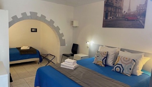 Habitación triple Confort, baño privado