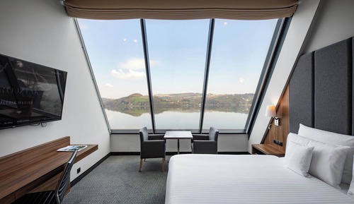 Habitación Confort doble, vistas al lago (Lux; free spa access)