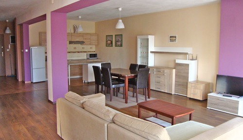 Ático superior, 3 habitaciones, cocina básica