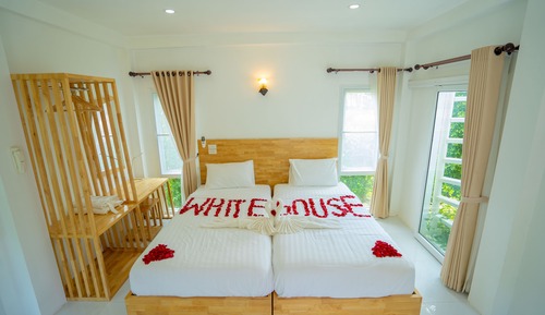 Deluxe Twin Room (Phuchomduan)