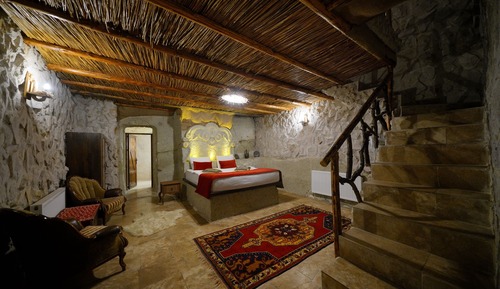 Duplex Family Cave Room with Jacuzzi & Terrace