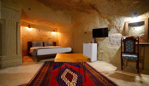 ARROW Deluxe Cave Room