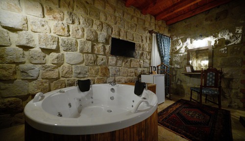 RAHIME SULTAN Deluxe Stone Room with Valley View