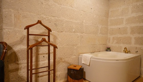 NERO Stone Double Room with Bathtub & Valley View