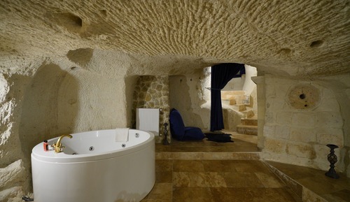 Superior King Cave Suite Room, Jacuzzi