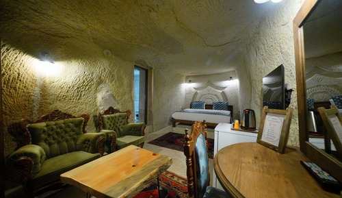 OTTOMAN Deluxe Queen Cave Room