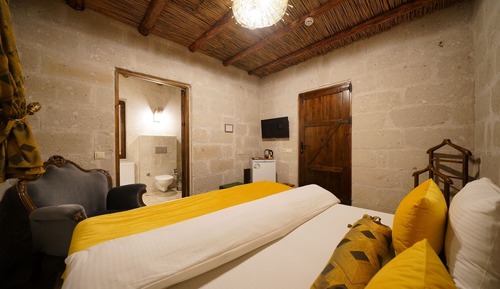 NISSA Stone Double Room with Valley View
