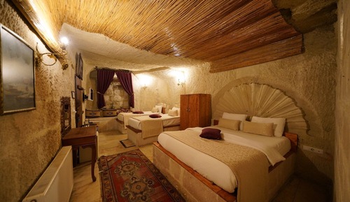 ZEMHERI Quadraple Family Cave Room
