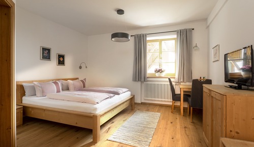 Habitación Confort con 1 cama doble o 2 individuales, vistas al jardín