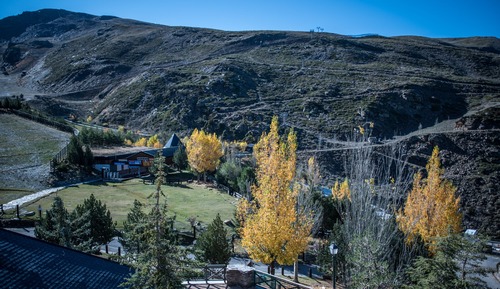 Apartamento, 3 habitaciones, vistas a la montaña, junto a la pista de esquí (Zona Baja)