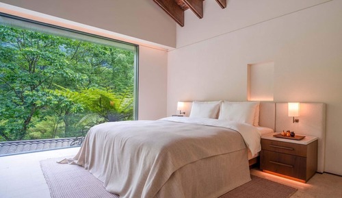 Premier Suite, Hill View