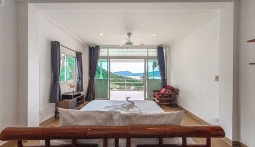 Villa, Bay View