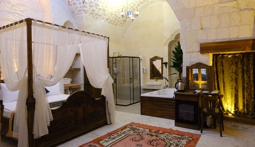 Luxury Studio Suite, Balcony, Courtyard View