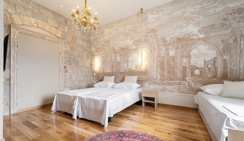 Triple Room, City View (6)