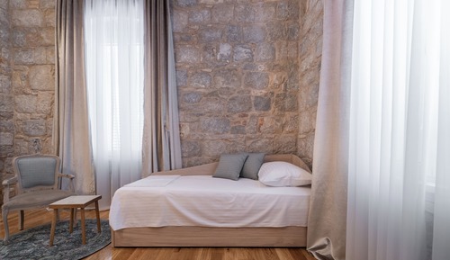 Triple Room, City View (7)