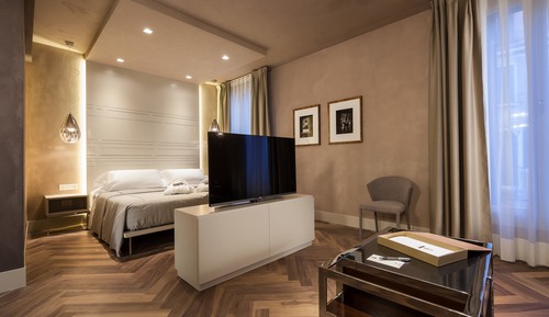 Suite, vistas al canal (corner, sensory shower, Turkish bath)