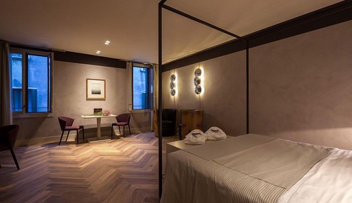 Suite, vistas a la ciudad (sensory shower and Turkish bath)