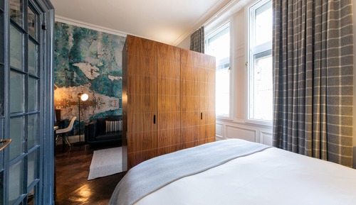 Lord Lyons Chambers, luxury studio