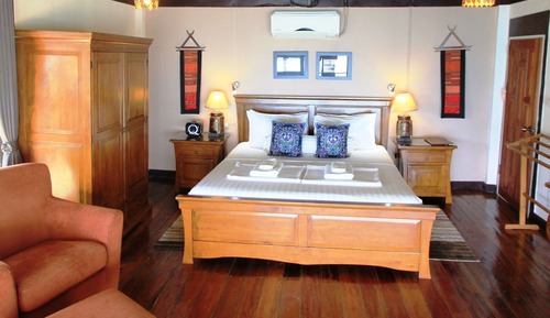 Beach House Room / Upstairs