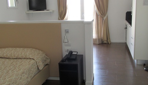 Estudio superior, 1 habitación, balcón, vistas a la colina
