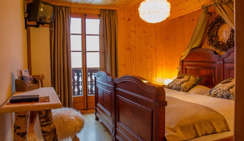 Habitación Confort con 1 cama doble o 2 individuales, balcón, vistas a la montaña