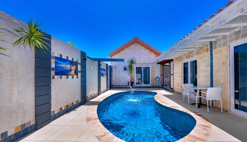 Apartamento superior, 1 habitación, cocina básica, vistas a la piscina