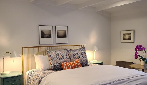 Habitación Confort, 1 cama de matrimonio grande, frigorífico, en la zona del patio