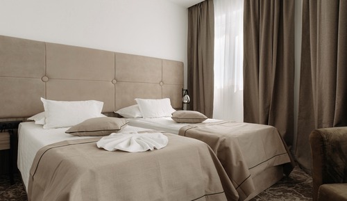 Superior Twin room with balcony and partial sea view