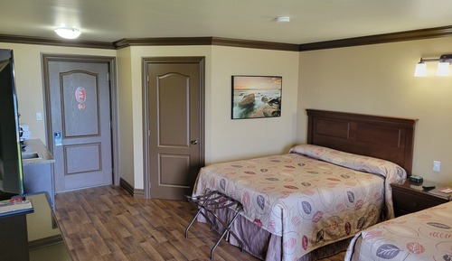 Habitación clásica, 2 camas de matrimonio, cocina básica