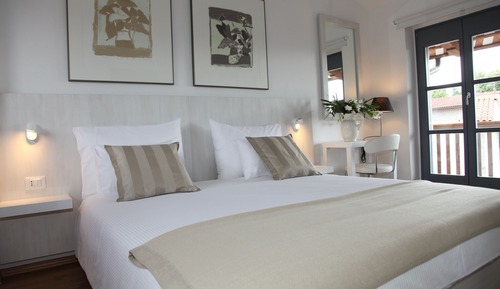 Apartamento romántico, 1 cama de matrimonio grande, cocina, vistas a la piscina