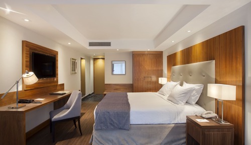 Superior Executivo com Cama Casal