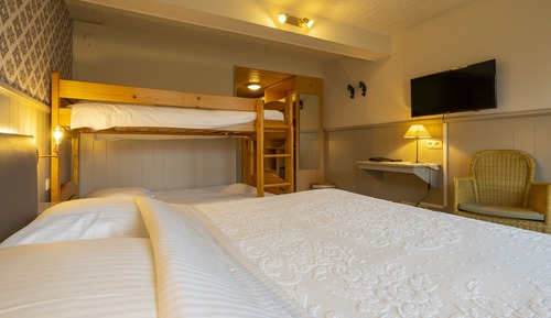 Habitación cuádruple estándar