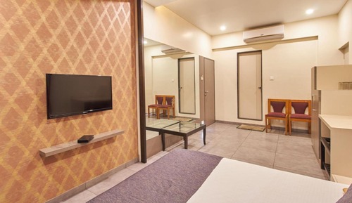 Suite, 1 Double Bed, City View