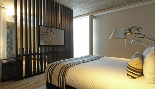 Habitación, 1 cama de matrimonio, balcón, en esquina