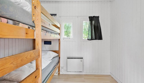 Cabaña económica, 2 habitaciones, baño compartido (Linen Excluded)