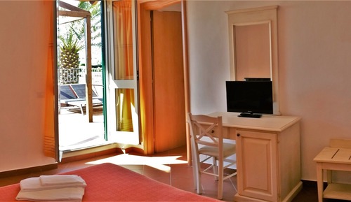 Habitación cuádruple, 2 habitaciones, vistas al jardín