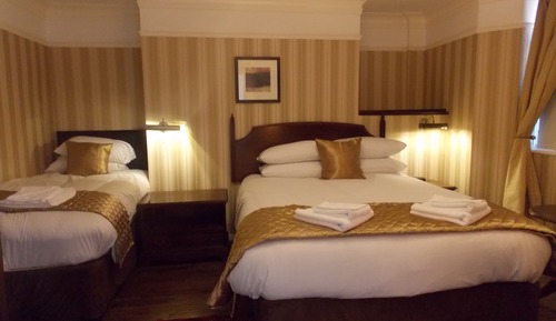 Habitación superior con 2 camas individuales