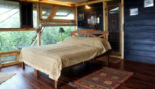 Casa romántica en un árbol, 1 cama de matrimonio, vistas al valle
