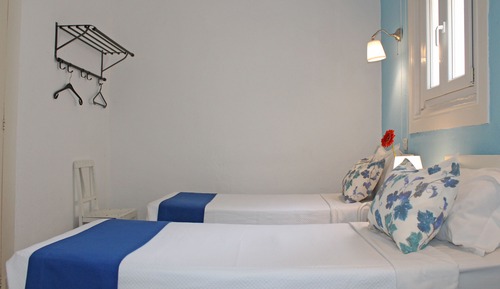 Habitación con 2 camas individuales