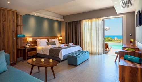 Suite superior, piscina privada, vistas al mar