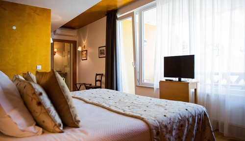 Habitación superior con 1 cama doble o 2 individuales