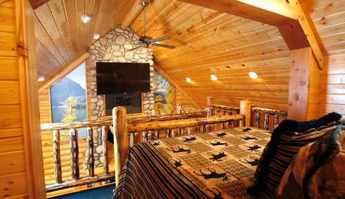 Suite, 1 cama de matrimonio (Rocky Mountain Cabin Suite)