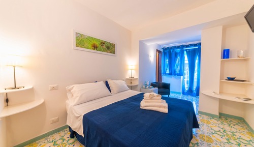 Habitación con 1 cama doble o 2 individuales, no fumadores, vistas al jardín