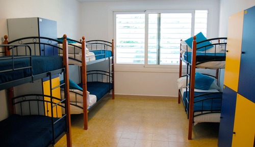 Dormitorio compartido estándar