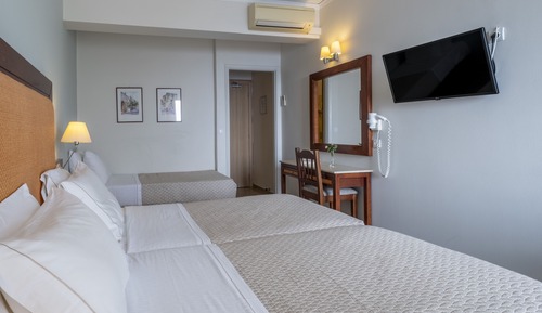 Habitación triple, balcón, vistas al mar