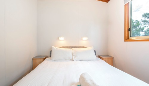 Cabaña familiar, 2 habitaciones (Classic Riverfront Cabin)