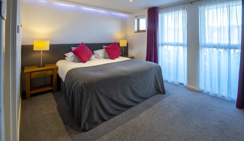 Apartamento de lujo, 2 habitaciones, balcón, vistas al puerto deportivo