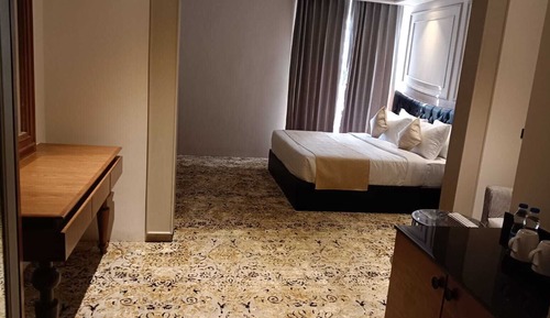 Luxury Suite