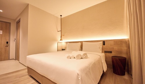 Deluxe Double Room, Pool View