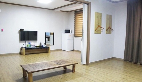 Family House, Non Smoking, Microwave